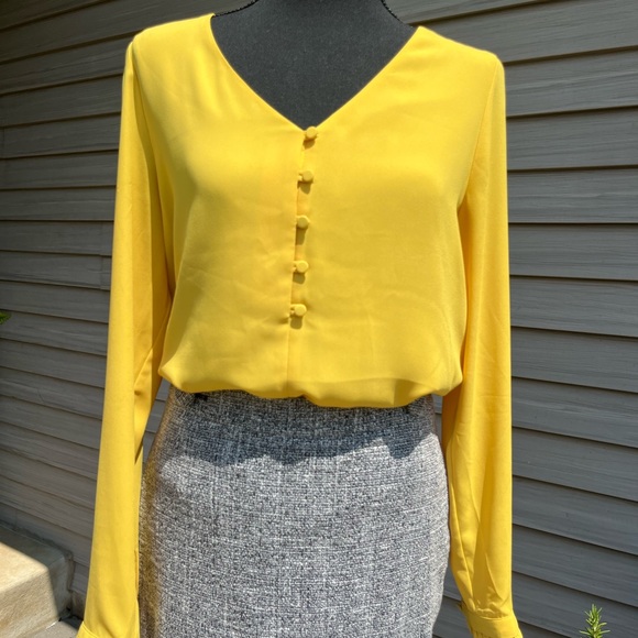 Loft mustard blouses - Picture 9 of 10